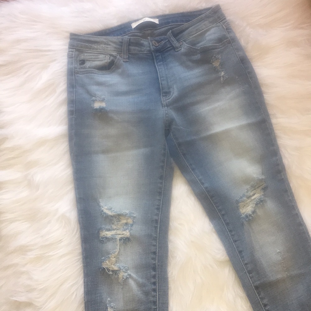 KanCan distressed jeans in size 9/28.❤️ - Picture 5 of 16